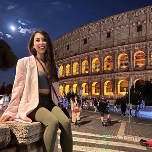 Meet your Posher, Selya